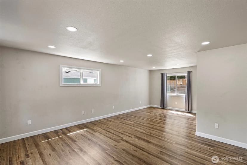 Property photo for 1424 West Avenue, Port Orchard photo 5