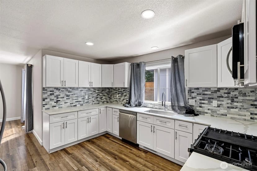 Property photo for 1424 West Avenue, Port Orchard photo 10