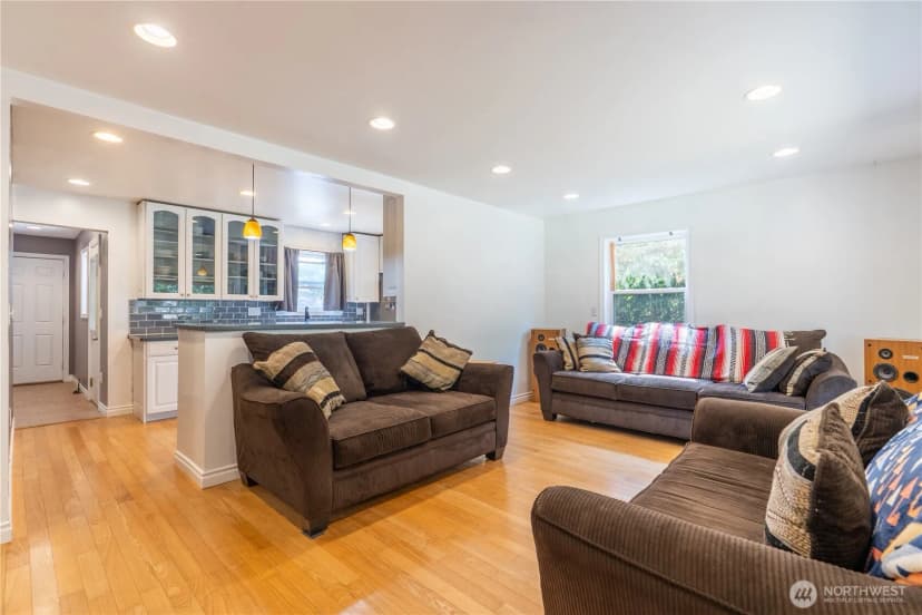 Property photo for 9802 35th Avenue Sw, Seattle photo 24
