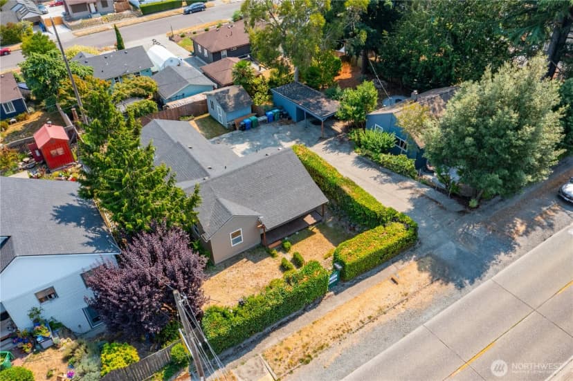 Property photo for 9802 35th Avenue Sw, Seattle photo 15
