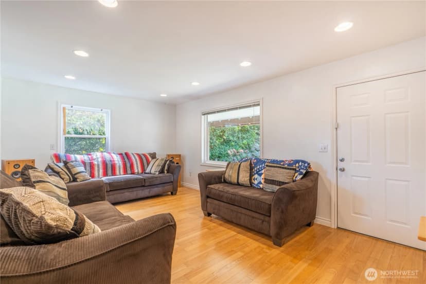 Property photo for 9802 35th Avenue Sw, Seattle photo 26