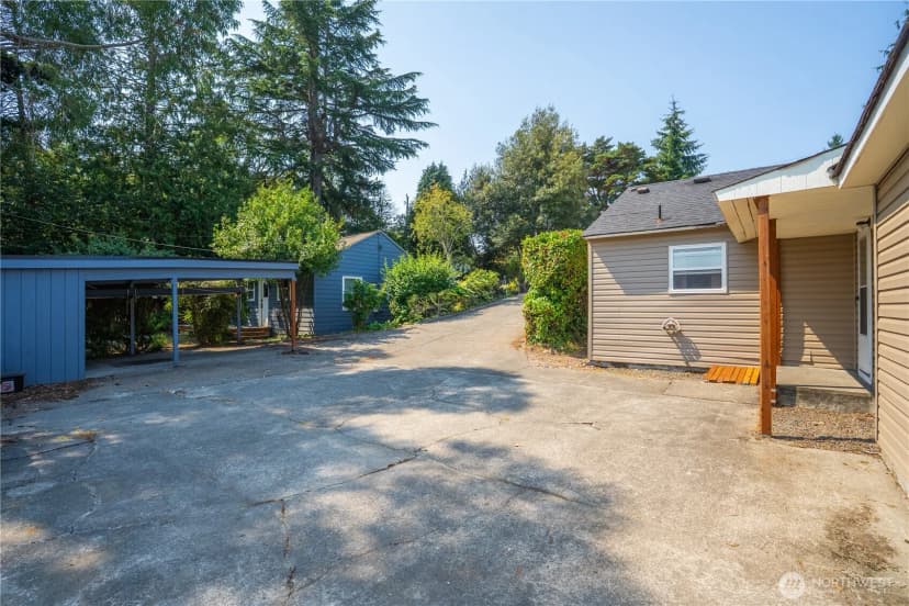 Property photo for 9802 35th Avenue Sw, Seattle photo 5