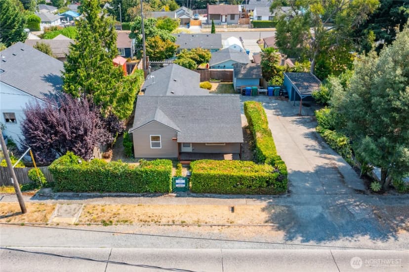 Property photo for 9802 35th Avenue Sw, Seattle photo 8