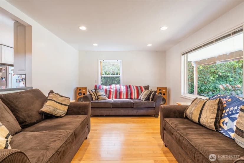 Property photo for 9802 35th Avenue Sw, Seattle photo 25