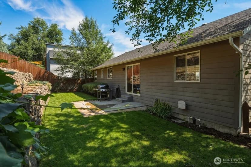 Property photo for 2132 W Honeysett Road, Wenatchee photo 32
