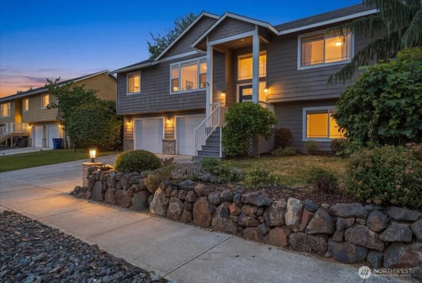 Property photo for 2132 W Honeysett Road, Wenatchee photo 2