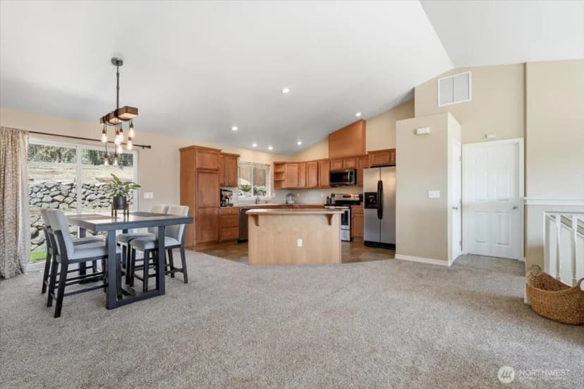 Property photo for 2132 W Honeysett Road, Wenatchee photo 5
