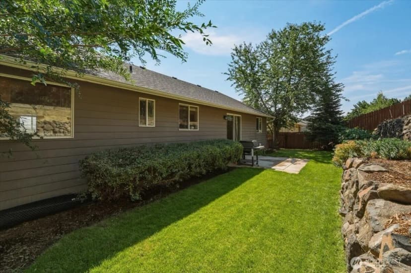 Property photo for 2132 W Honeysett Road, Wenatchee photo 34