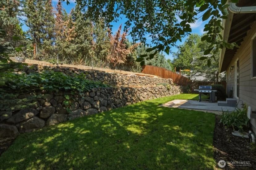 Property photo for 2132 W Honeysett Road, Wenatchee photo 31