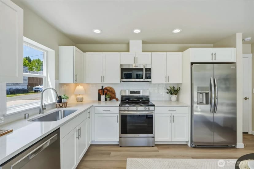 Property photo for 1711 12th Street #b, Everett photo 5