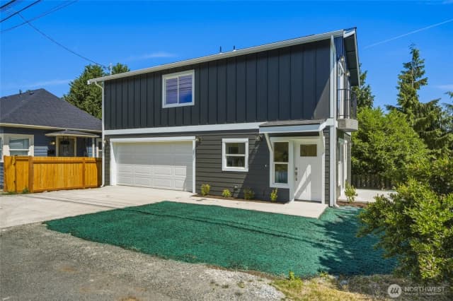 Property photo for 1711 12th Street #b, Everett photo 2