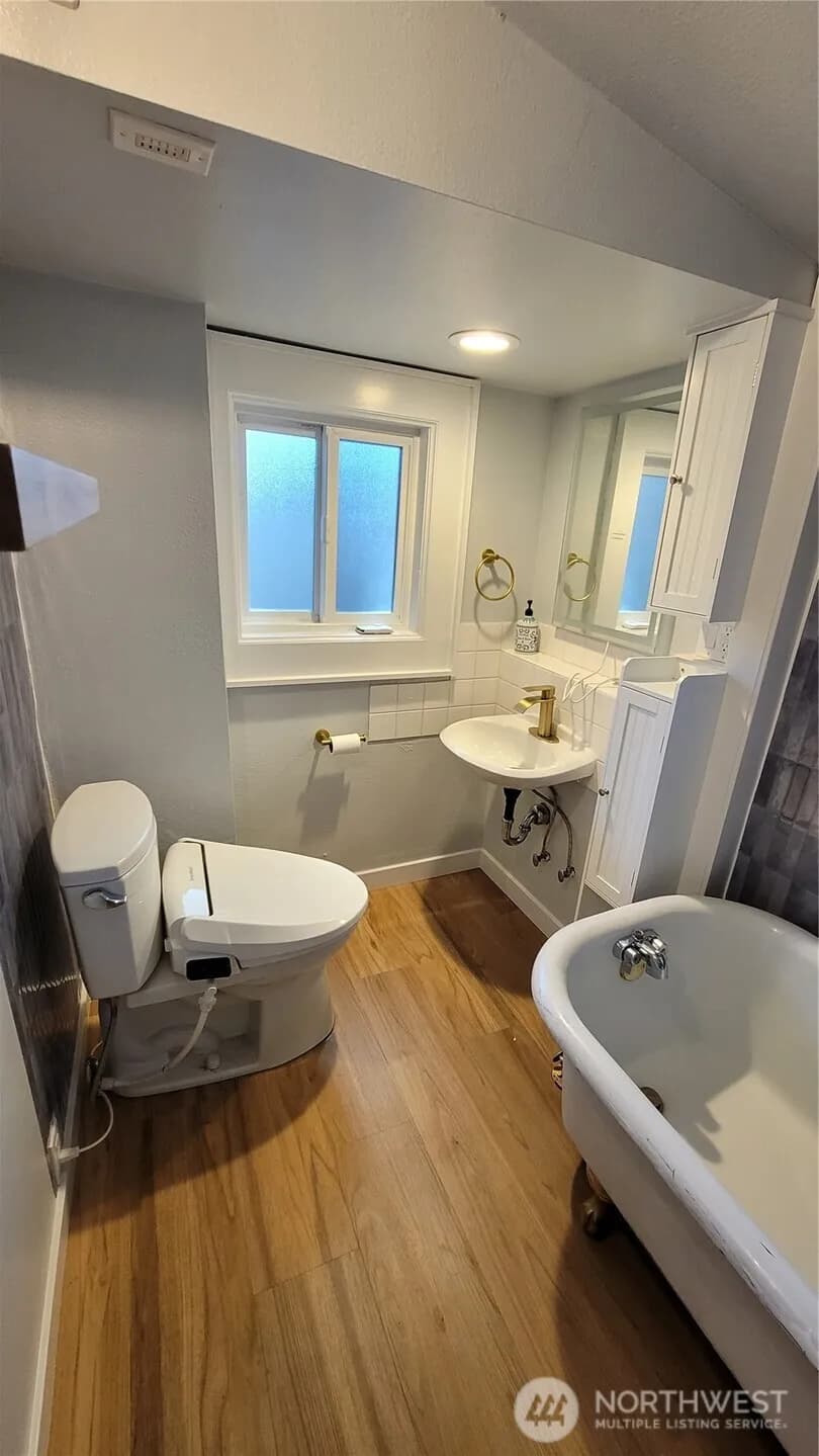 Property photo for 5621 Brooklyn Avenue Ne, Seattle photo 14