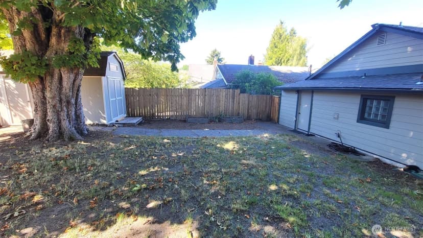 Property photo for 5621 Brooklyn Avenue Ne, Seattle photo 21