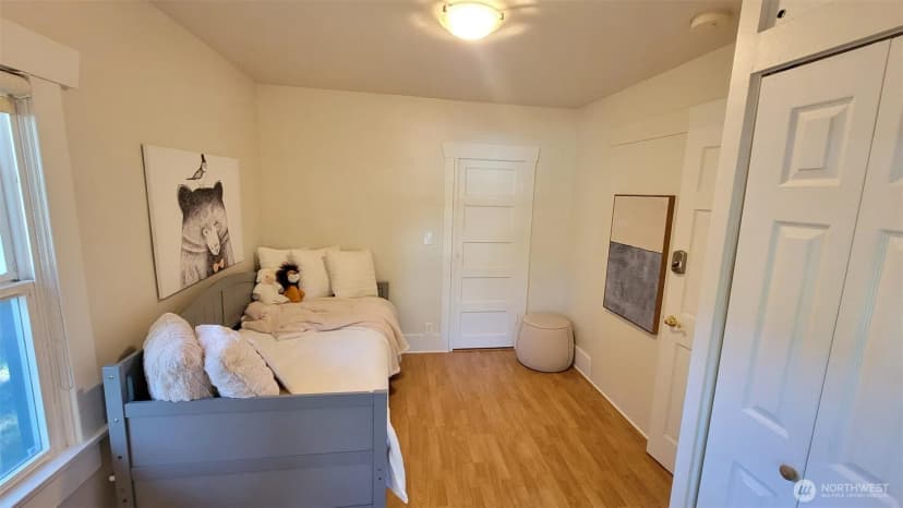 Property photo for 5621 Brooklyn Avenue Ne, Seattle photo 12