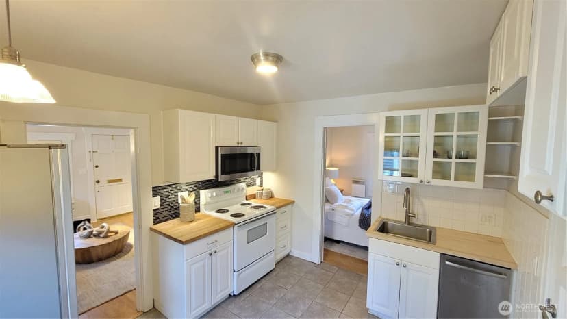 Property photo for 5621 Brooklyn Avenue Ne, Seattle photo 6