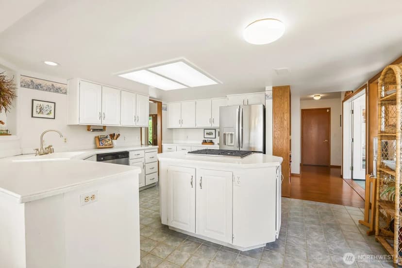 Property photo for 2288 Skycrest Drive, Coupeville photo 12