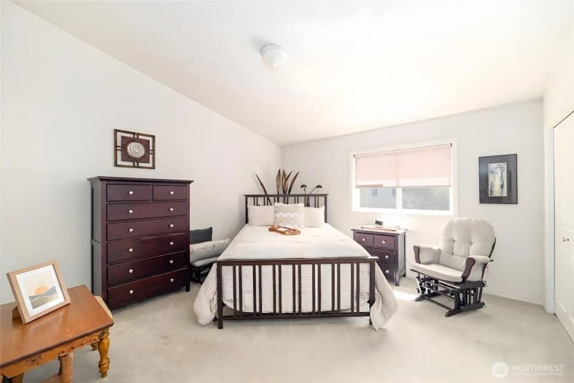 Property photo for 2443 55th Avenue Sw #2a, Seattle photo 9