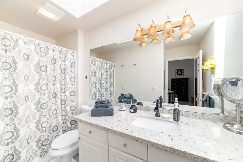 Property photo for 2443 55th Avenue Sw #2a, Seattle photo 10