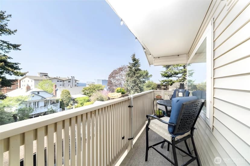 Property photo for 2443 55th Avenue Sw #2a, Seattle photo 6