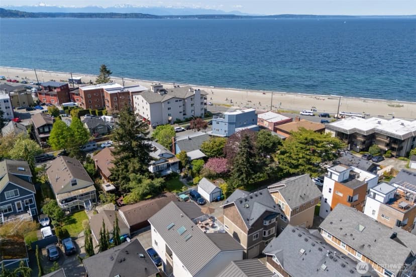 Property photo for 2443 55th Avenue Sw #2a, Seattle photo 14
