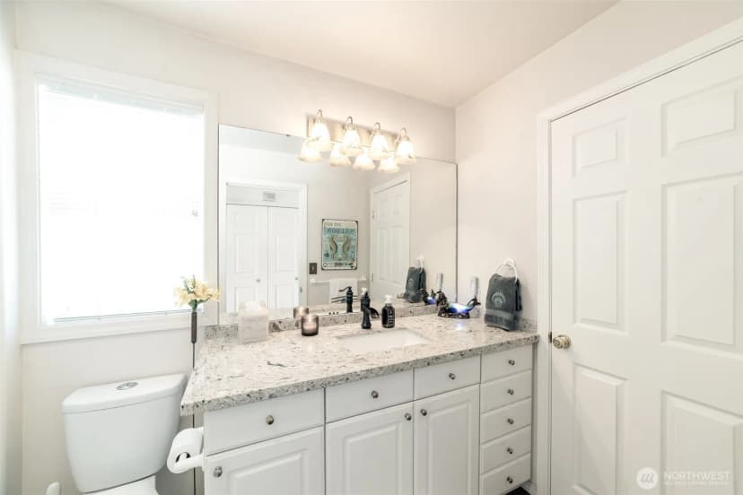 Property photo for 2443 55th Avenue Sw #2a, Seattle photo 12