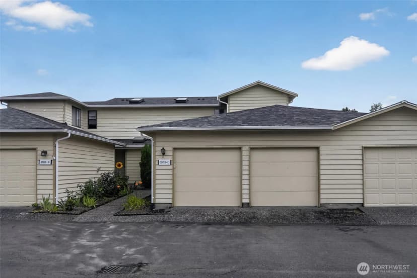 Property photo for 25028 110th Avenue Se #c, Kent photo 31