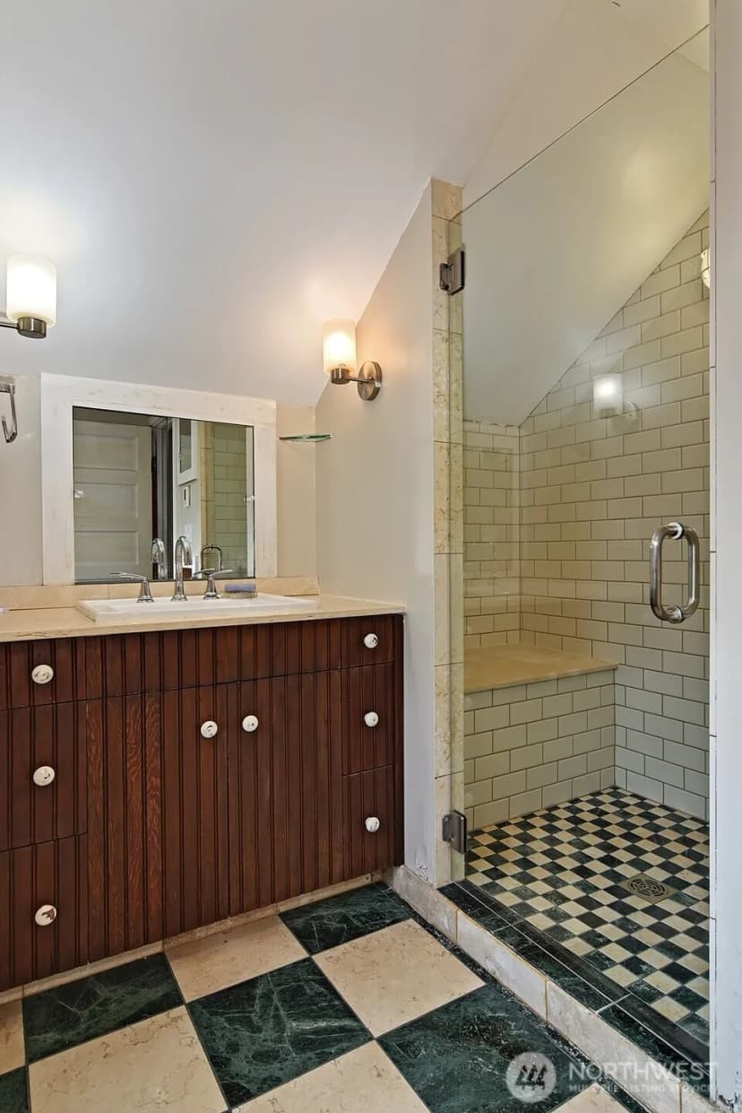 Property photo for 4729 Mount View Drive S, Seattle photo 25