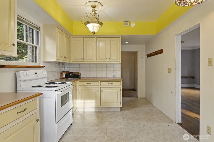 Property photo for 4729 Mount View Drive S, Seattle photo 18
