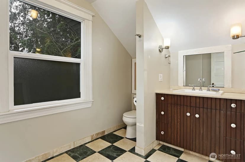 Property photo for 4729 Mount View Drive S, Seattle photo 24