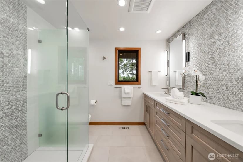 Property photo for 5100 Ne 55th Street, Seattle photo 20