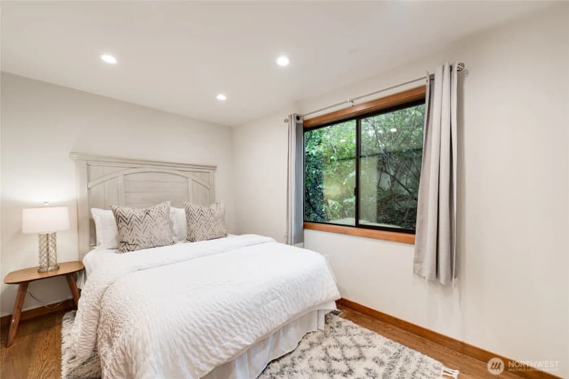 Property photo for 5100 Ne 55th Street, Seattle photo 16