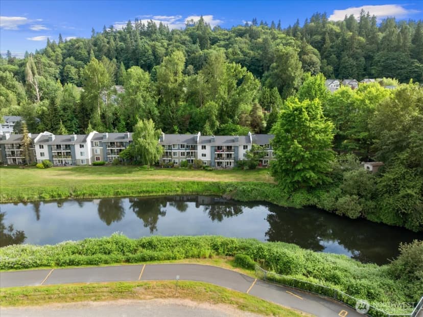 Property photo for 10822 E Riverside Drive #a303, Bothell photo 32