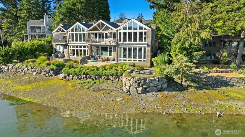 Property photo for 267 Shannon Drive Se, Bainbridge Island photo 2