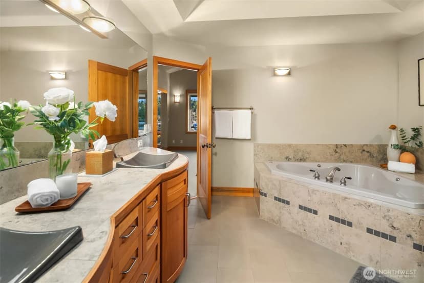 Property photo for 267 Shannon Drive Se, Bainbridge Island photo 23