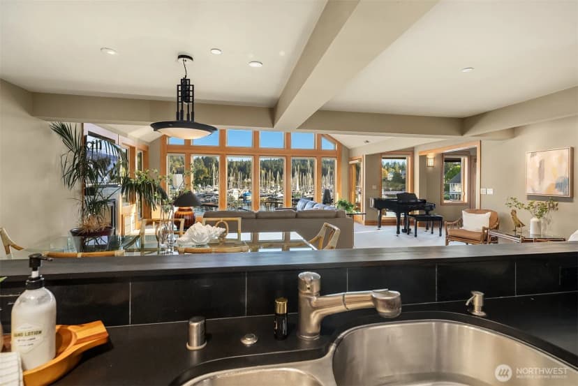Property photo for 267 Shannon Drive Se, Bainbridge Island photo 16