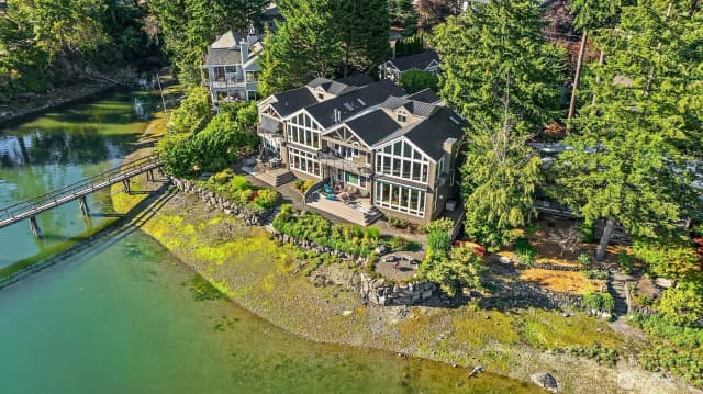 Property photo for 267 Shannon Drive Se, Bainbridge Island photo 5