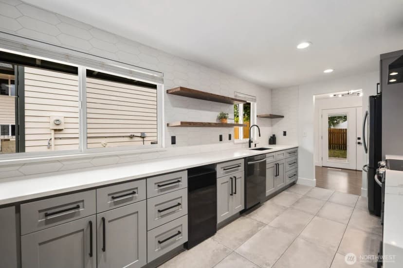 Property photo for 25330 32nd Place S, Kent photo 12