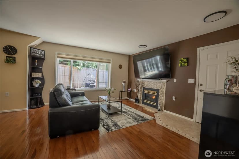 Property photo for 15633 44th Avenue W #b-1, Lynnwood photo 4