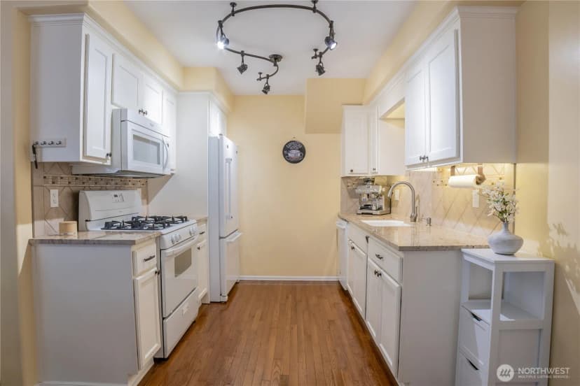 Property photo for 15633 44th Avenue W #b-1, Lynnwood photo 8