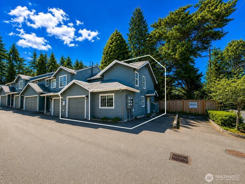 Property photo for 15633 44th Avenue W #b-1, Lynnwood