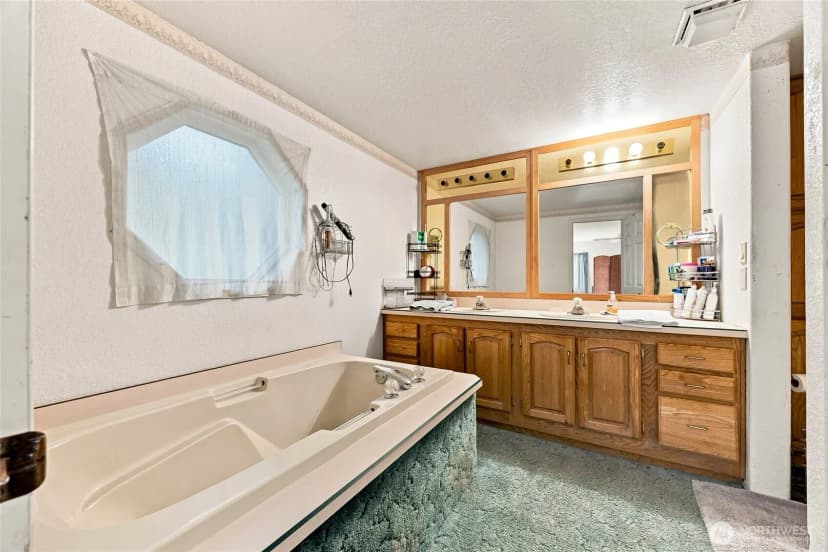Property photo for 13045 Se 208th, Kent photo 16