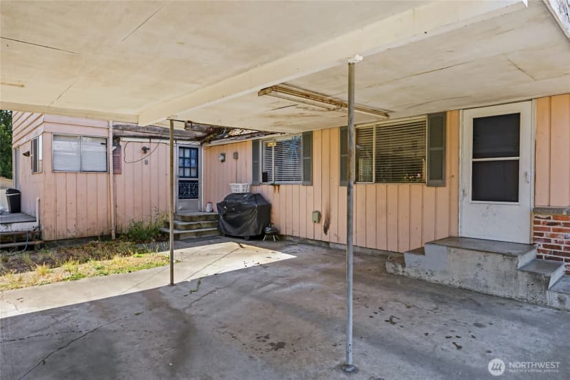 Property photo for 13041 Se 208th Street, Kent photo 8
