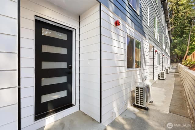 Property photo for 7103 210 Street Sw #a, Edmonds photo 4
