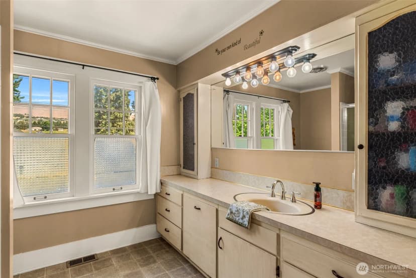 Property photo for 1105 Easy Street, Wenatchee photo 26