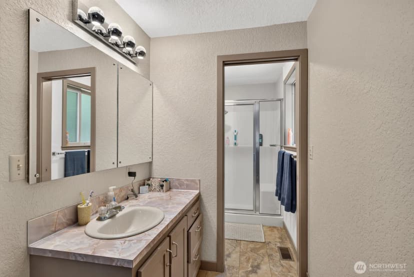 Property photo for 2301 Monica Drive, Mount Vernon photo 17