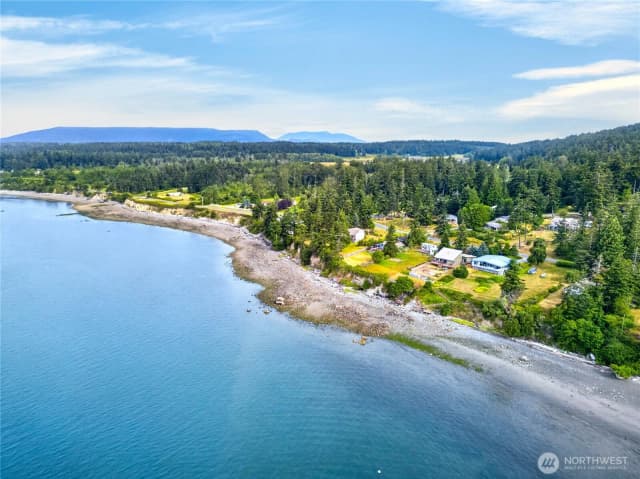 Property photo for 7404 Guemes Place, Anacortes photo 3