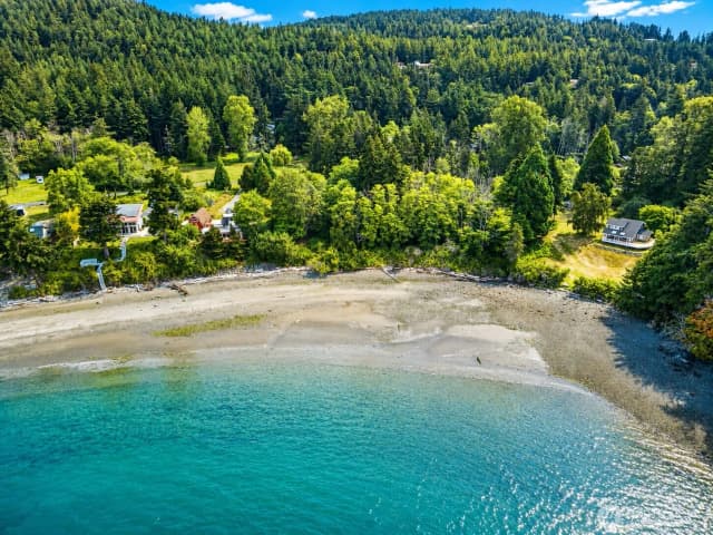 Property photo for 7404 Guemes Place, Anacortes photo 4