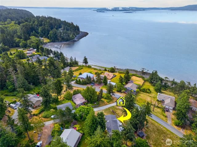 Property photo for 7404 Guemes Place, Anacortes photo 2