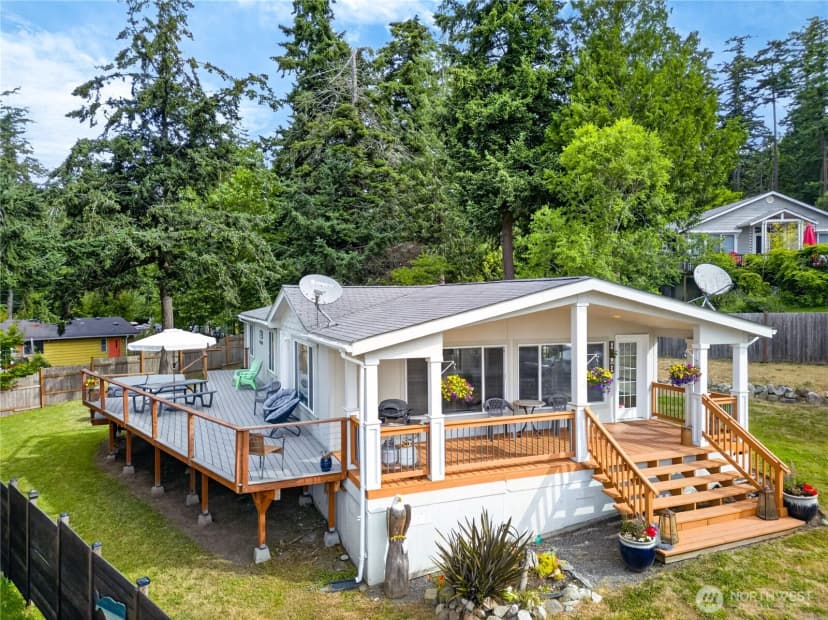 Property photo for 7404 Guemes Place, Anacortes