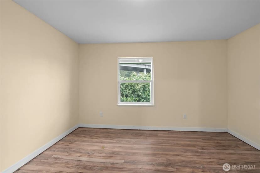 Property photo for 13315 Valley Avenue E, Sumner photo 16